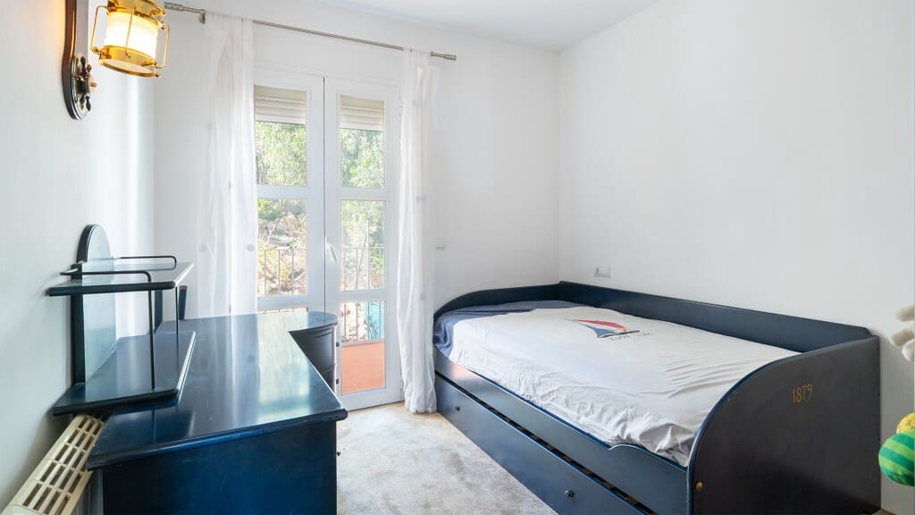 3 bedroom Townhouse for sale in Genova with pool - € 1,500,000 (Ref: 9726346)