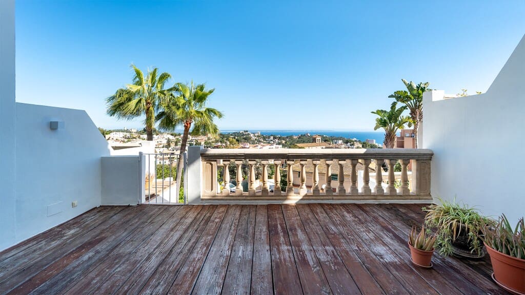 3 bedroom Townhouse for sale in Genova with pool - € 1,500,000 (Ref: 9726346)