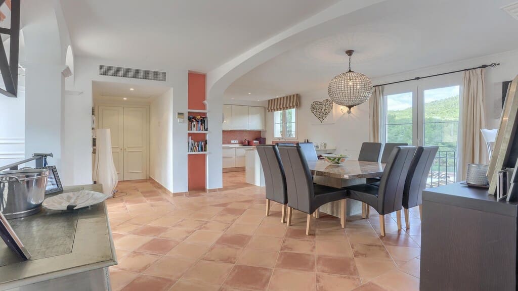 4 soveværelse Semi-Rækkehus til salg i Es Camp De Mar / El Camp De Mar med swimmingpool - € 1.285.000 (Ref: 9788206)