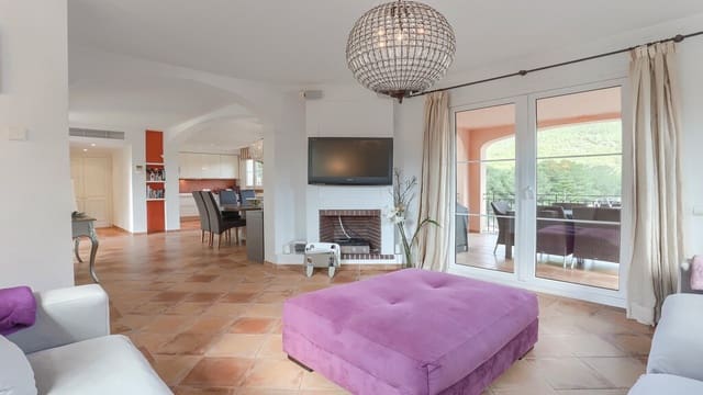 4 soveværelse Semi-Rækkehus til salg i Es Camp De Mar / El Camp De Mar, Andratx med swimmingpool - € 1.285.000 (Ref: 9788206)