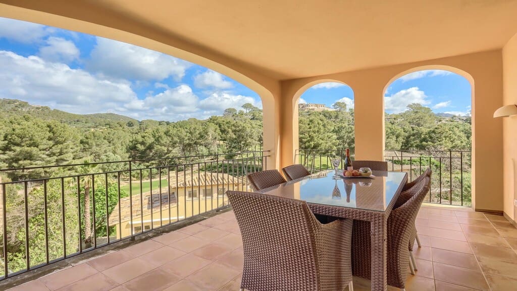 4 soveværelse Semi-Rækkehus til salg i Es Camp De Mar / El Camp De Mar med swimmingpool - € 1.285.000 (Ref: 9788206)