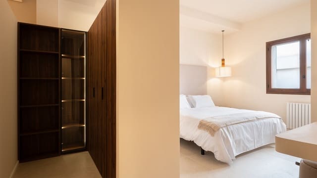 4 bedroom Apartment for sale in Palma de Mallorca - € 2,100,000 (Ref: 9815680)