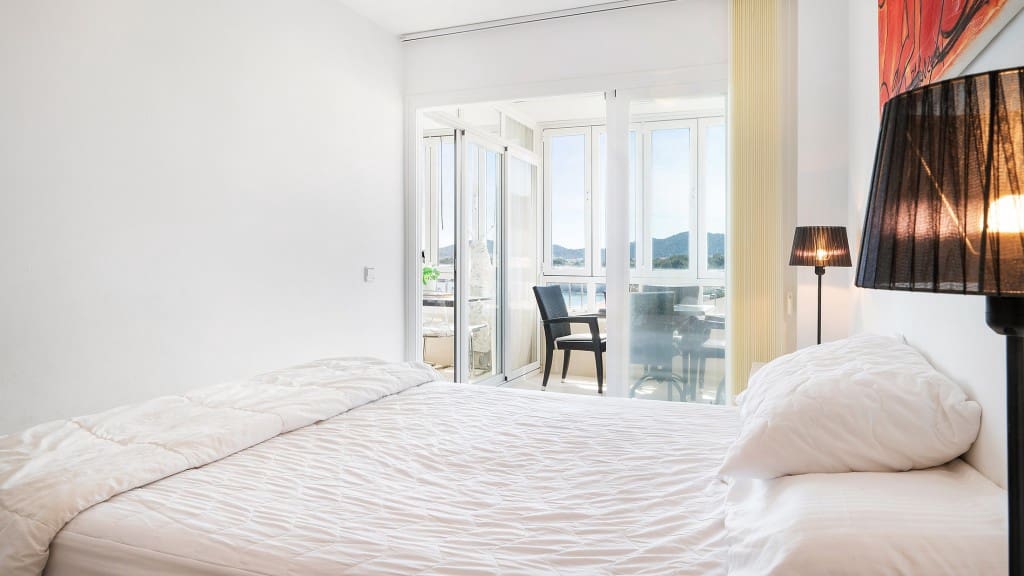 2 quarto Apartamento para venda em Puerto Portals com piscina - 695 000 € (Ref: 9824697)