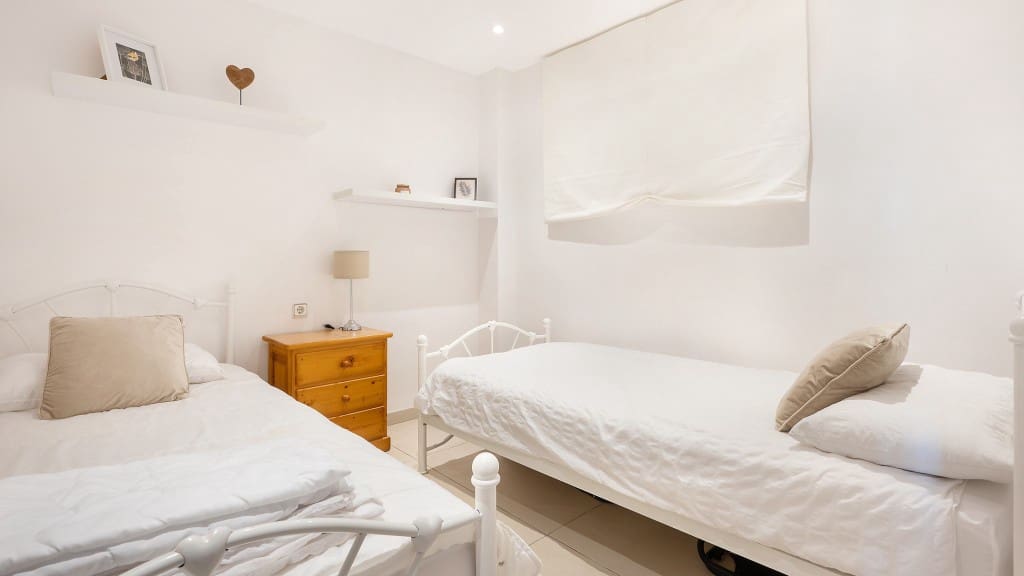 2 quarto Apartamento para venda em Puerto Portals com piscina - 695 000 € (Ref: 9824697)