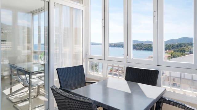 2 quarto Apartamento para venda em Puerto Portals, Calvià com piscina - 695 000 € (Ref: 9824697)