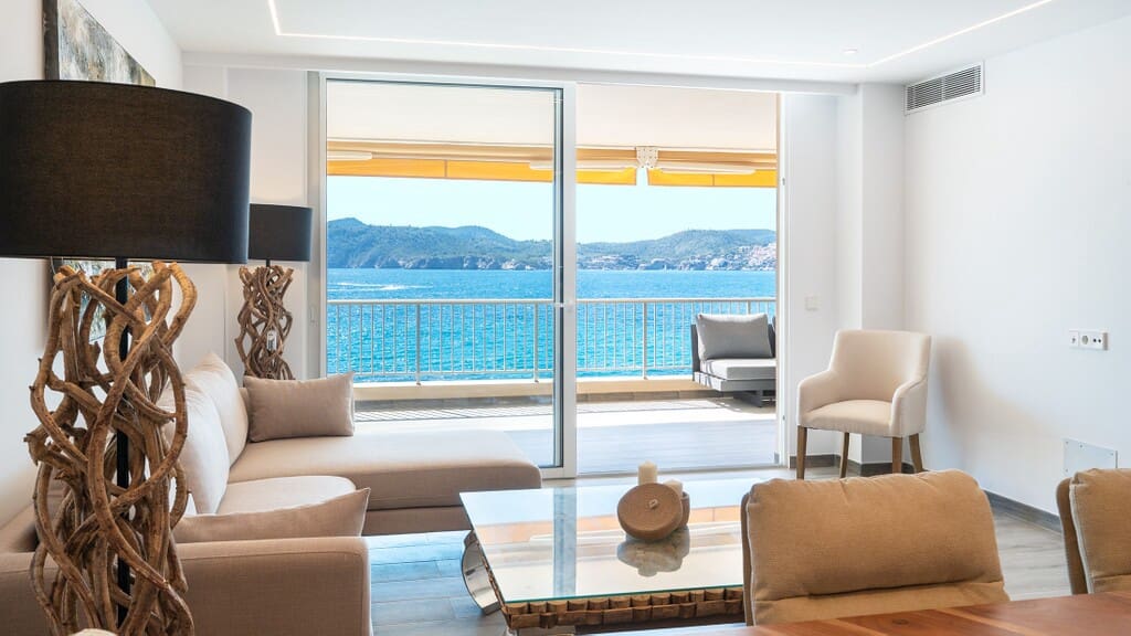 3 bedroom Apartment for sale in Santa Ponsa with pool - € 1,350,000 (Ref: 9845175)