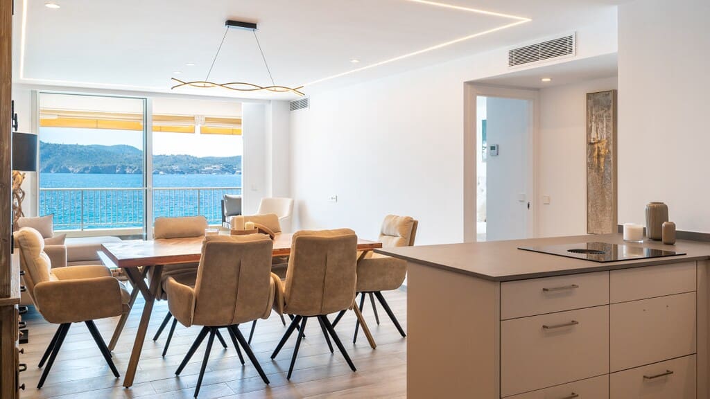 3 bedroom Apartment for sale in Santa Ponsa with pool - € 1,350,000 (Ref: 9845175)