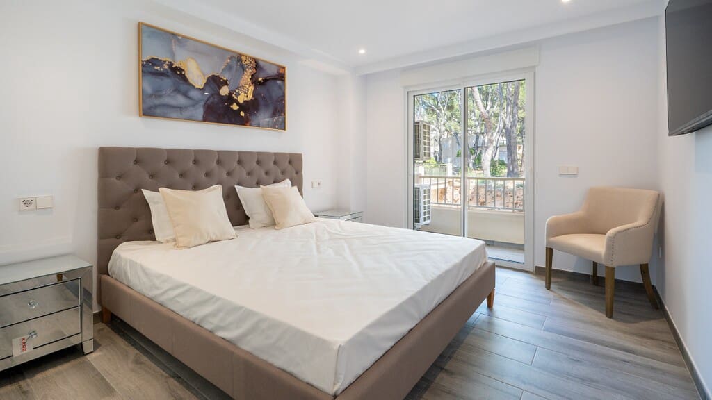3 bedroom Apartment for sale in Santa Ponsa with pool - € 1,350,000 (Ref: 9845175)