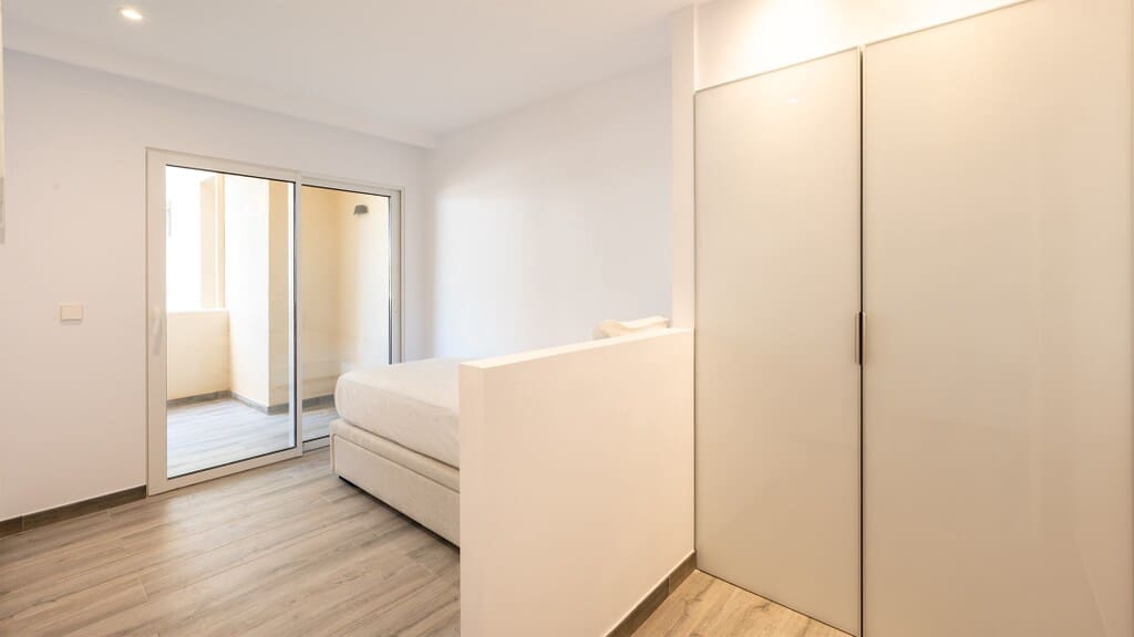 3 bedroom Apartment for sale in Santa Ponsa with pool - € 1,350,000 (Ref: 9845175)
