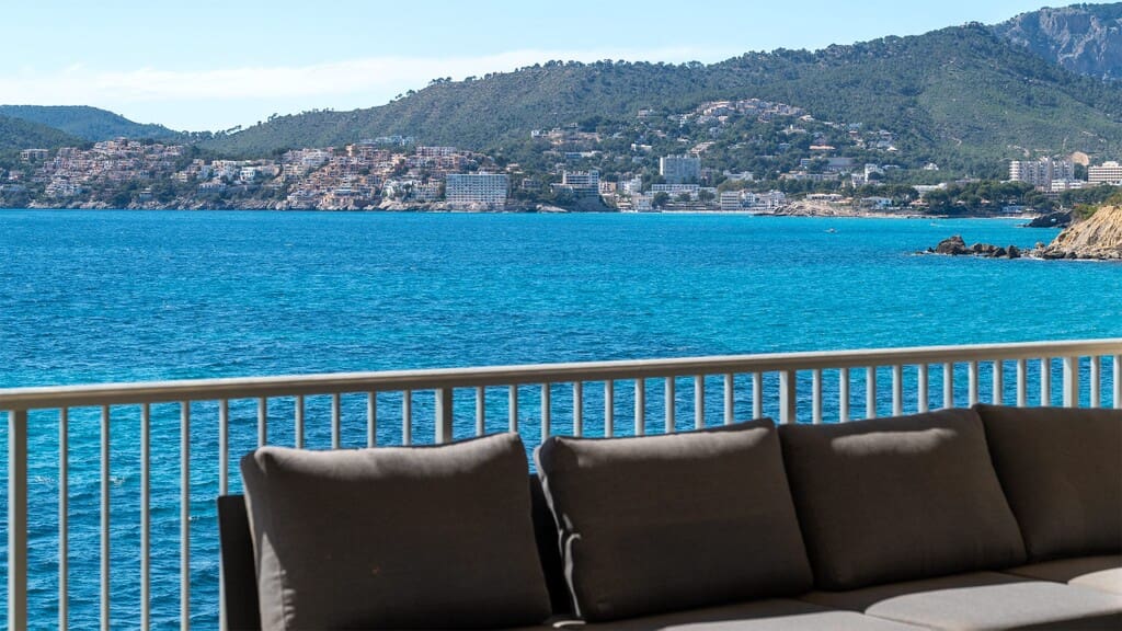 3 bedroom Apartment for sale in Santa Ponsa with pool - € 1,350,000 (Ref: 9845175)