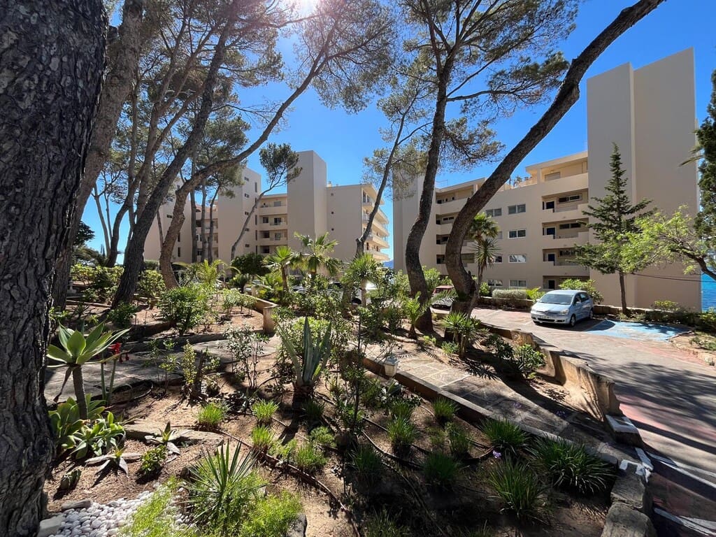 3 bedroom Apartment for sale in Santa Ponsa with pool - € 1,350,000 (Ref: 9845175)