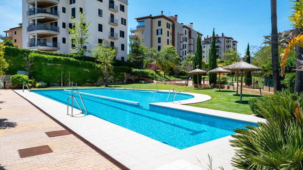 3 bedroom Apartment for sale in Palma de Mallorca with pool - € 890,000 (Ref: 9861649)