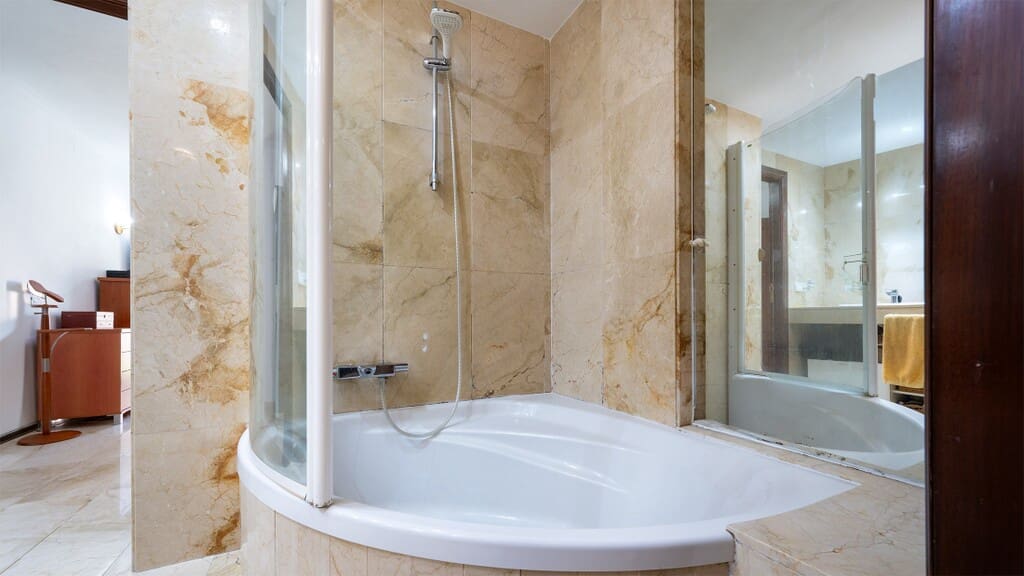 4 slaapkamer Appartement te koop in Bendinat met zwembad - € 1.380.000 (Ref: 9889926)