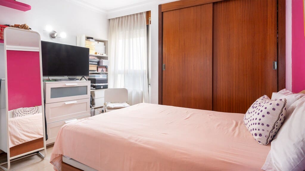 3 bedroom Apartment for sale in Palma de Mallorca - € 490,000 (Ref: 9928919)