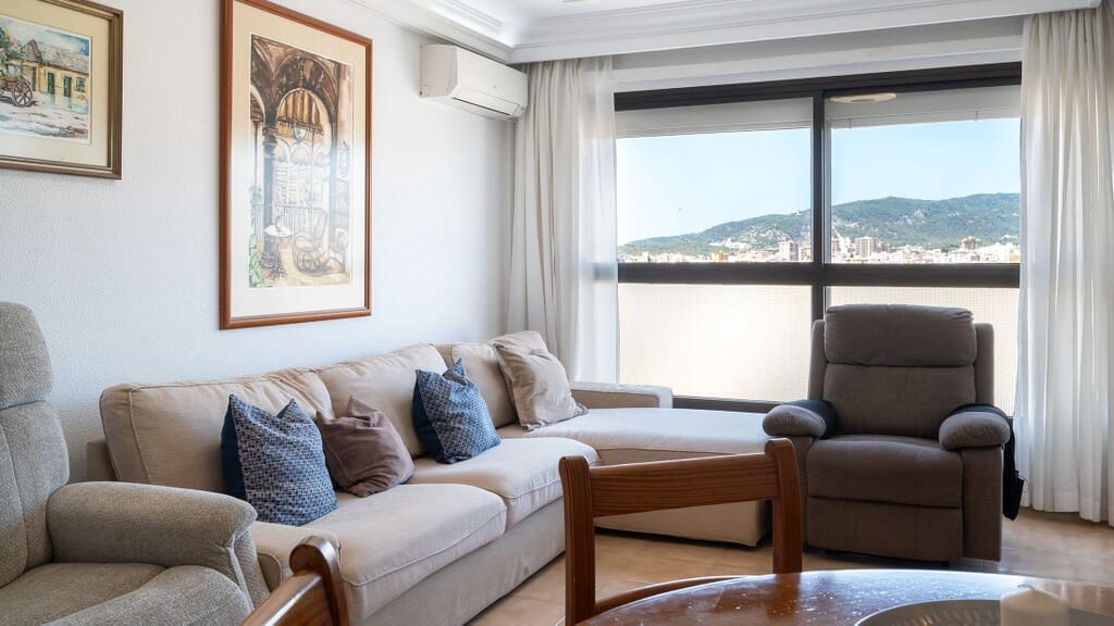 3 bedroom Apartment for sale in Palma de Mallorca - € 490,000 (Ref: 9928919)