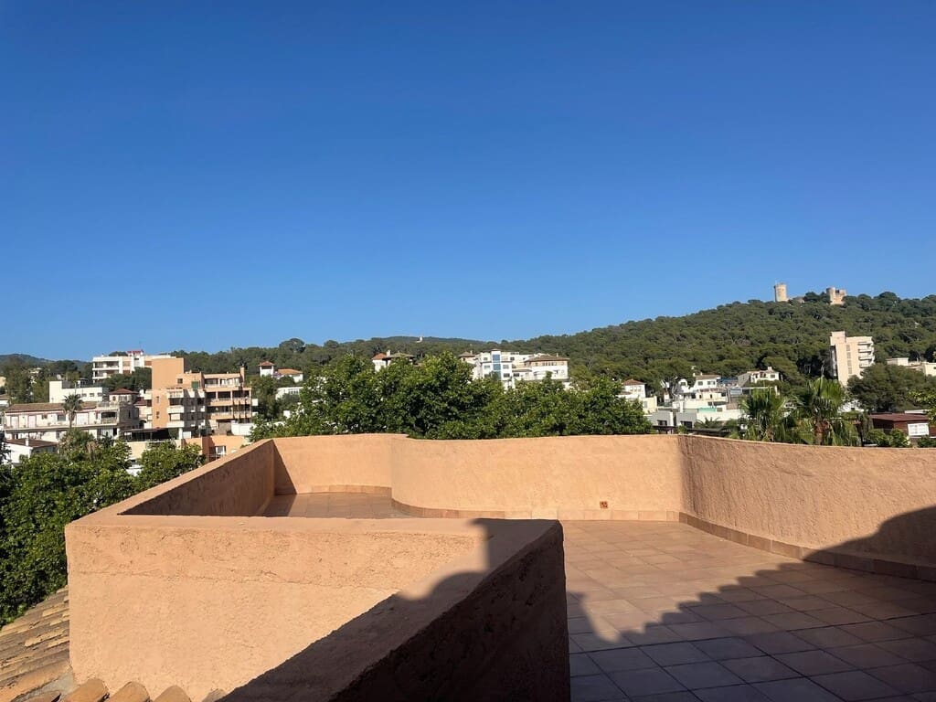 3 makuuhuone Kattohuoneisto vuokrattavana paikassa Palma de Mallorca mukana uima-altaan 
autotalli - 3 200 € (Ref: 9933690)