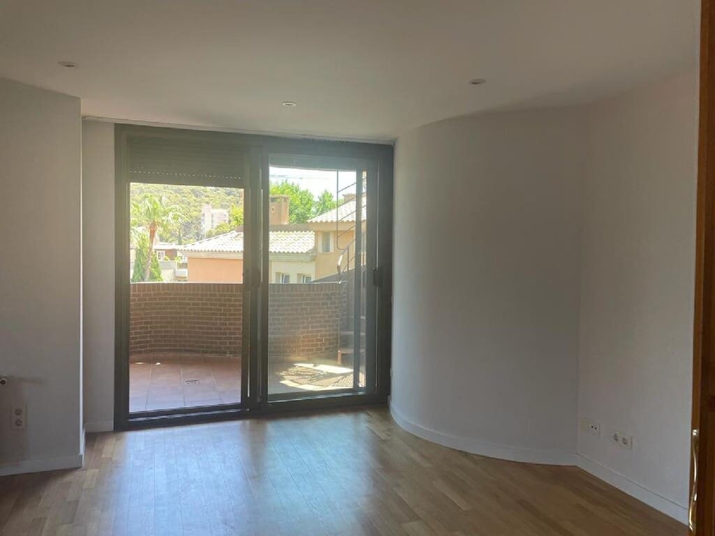 3 makuuhuone Kattohuoneisto vuokrattavana paikassa Palma de Mallorca mukana uima-altaan 
autotalli - 3 200 € (Ref: 9933690)