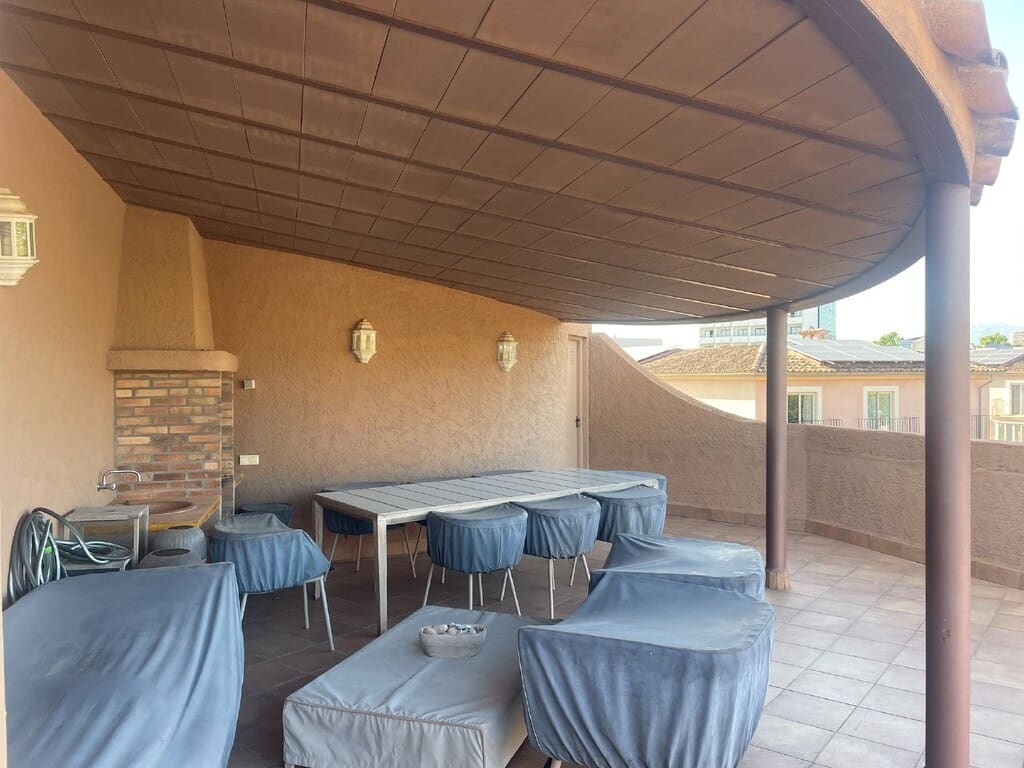 3 makuuhuone Kattohuoneisto vuokrattavana paikassa Palma de Mallorca mukana uima-altaan 
autotalli - 3 200 € (Ref: 9933690)