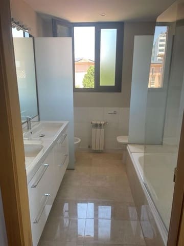 3 makuuhuone Kattohuoneisto vuokrattavana paikassa Son Armadans, Palma de Mallorca mukana uima-altaan 
autotalli - 3 200 € (Ref: 9933690)