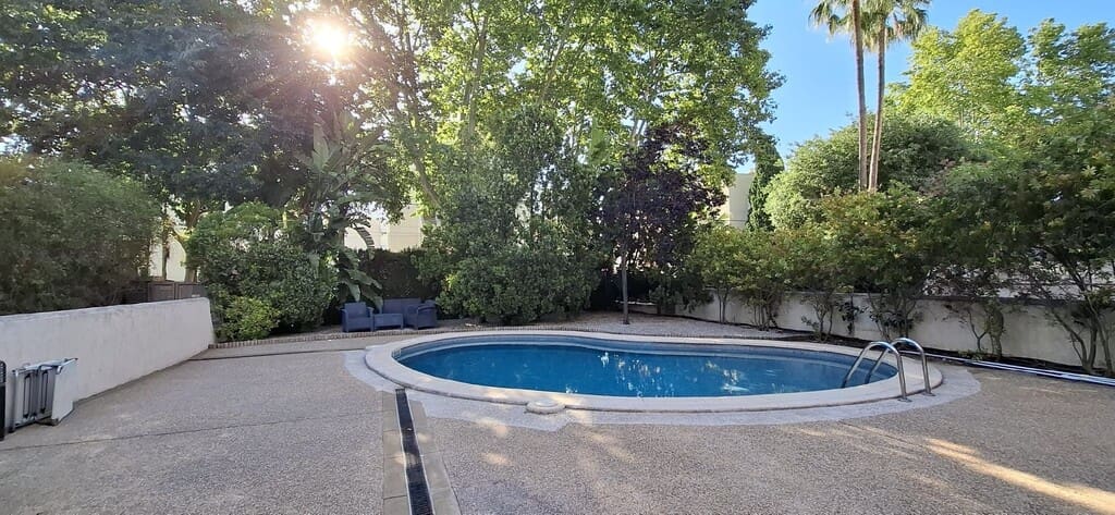 3 makuuhuone Kattohuoneisto vuokrattavana paikassa Palma de Mallorca mukana uima-altaan 
autotalli - 3 200 € (Ref: 9933690)