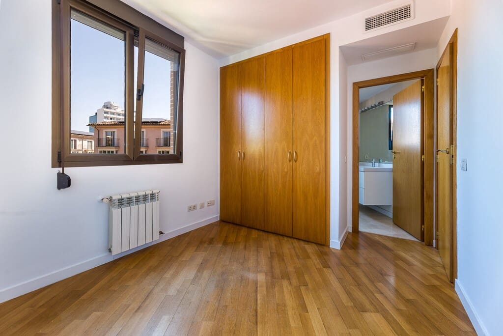 3 bedroom Penthouse for rent in Palma de Mallorca with pool garage - € 2,700 (Ref: 9933690)