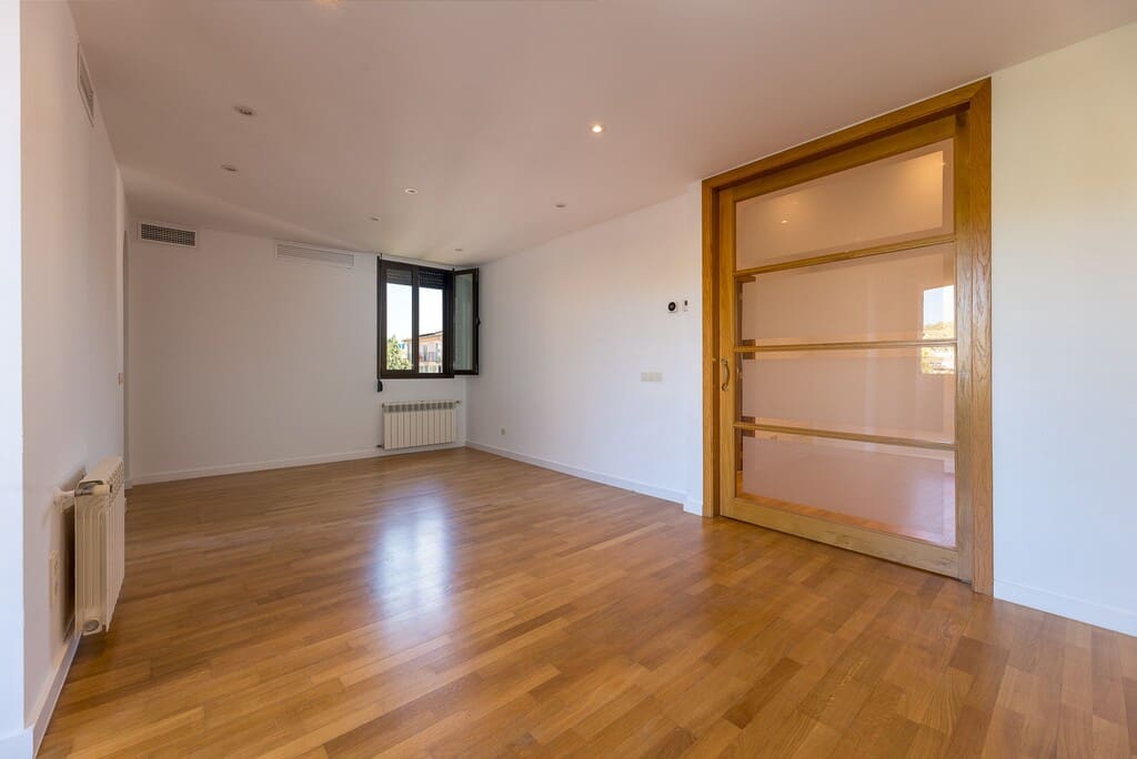 3 bedroom Penthouse for rent in Palma de Mallorca with pool garage - € 2,700 (Ref: 9933690)