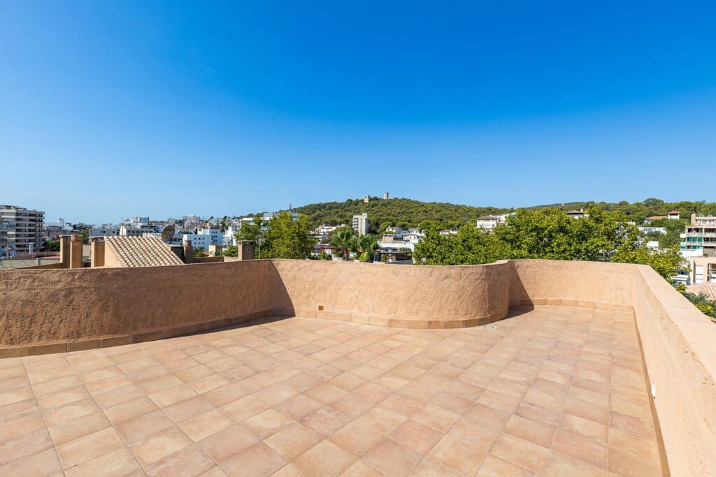 3 bedroom Penthouse for rent in Palma de Mallorca with pool garage - € 2,700 (Ref: 9933690)