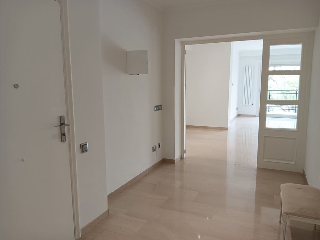 4 quarto Apartamento para arrendar em Palma de Mallorca com garagem - 4 000 € (Ref: 9937635)