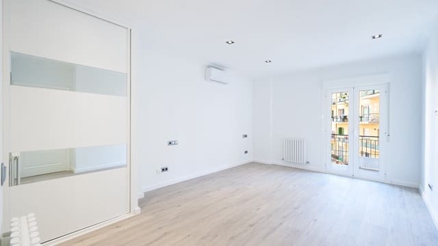 4 quarto Apartamento para arrendar em Palma de Mallorca com garagem - 4 000 € (Ref: 9937635)