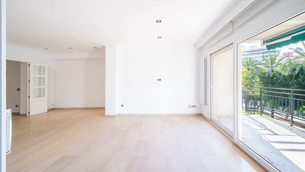 4 quarto Apartamento para arrendar em Palma de Mallorca com garagem - 4 000 € (Ref: 9937635)