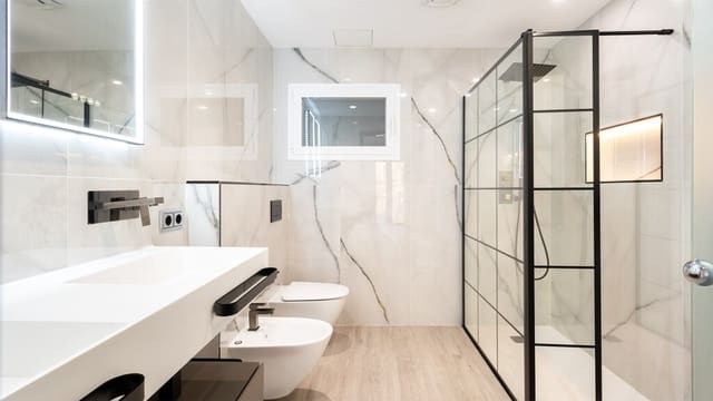 4 quarto Apartamento para arrendar em Palma de Mallorca com garagem - 4 000 € (Ref: 9937635)