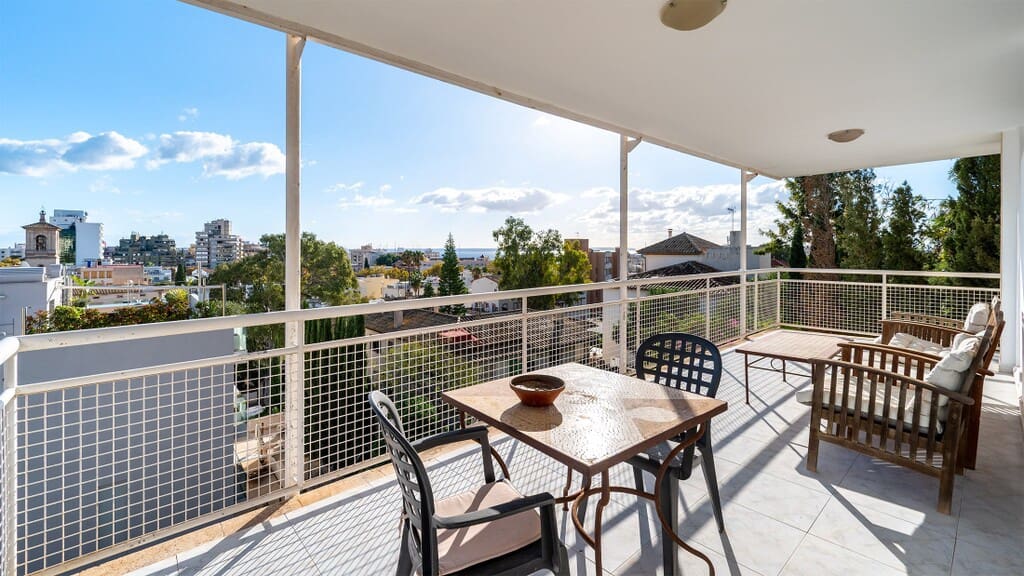 2 bedroom Apartment for rent in Palma de Mallorca - € 2,100 (Ref: 9952045)