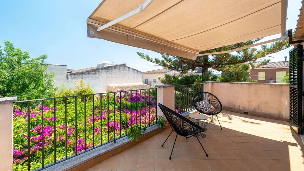 2 bedroom Townhouse for sale in Llubi with pool - € 890,000 (Ref: 9957576)