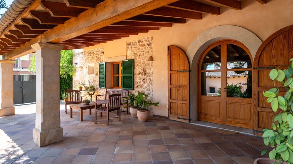 2 bedroom Townhouse for sale in Llubi with pool - € 890,000 (Ref: 9957576)