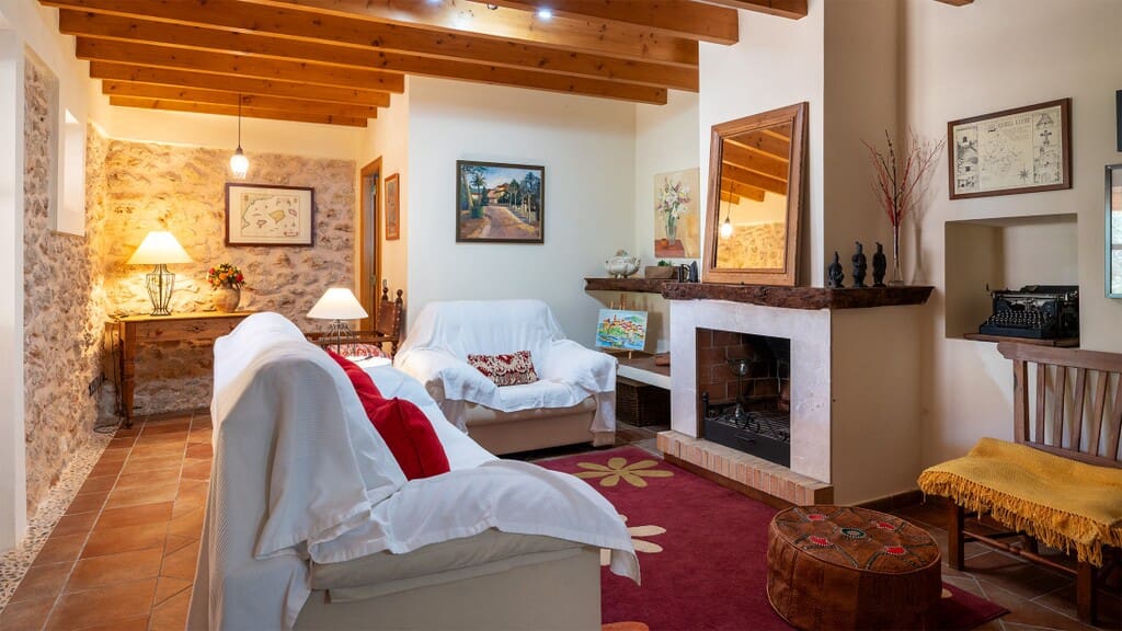 2 bedroom Townhouse for sale in Llubi with pool - € 890,000 (Ref: 9957576)