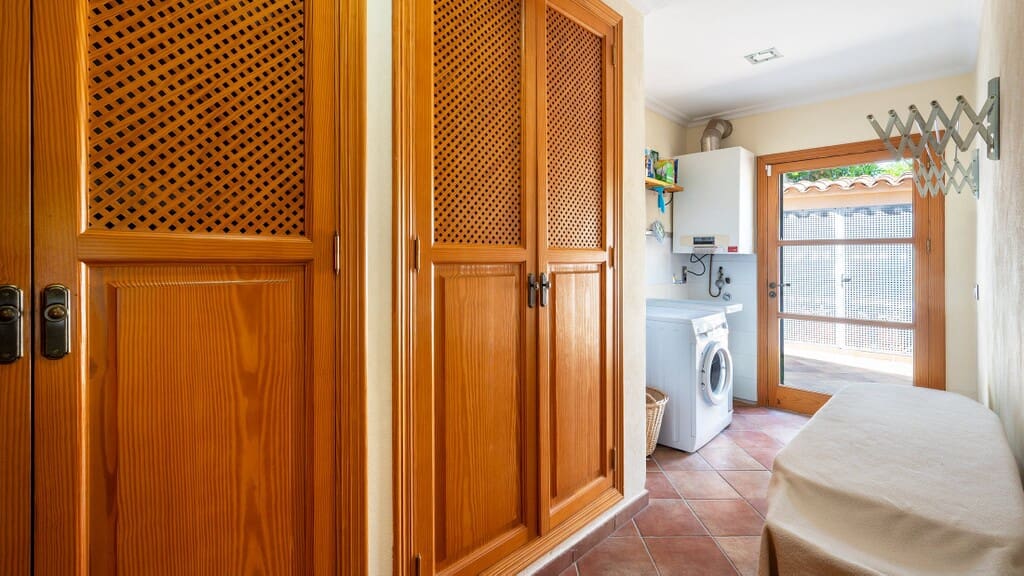 2 bedroom Townhouse for sale in Llubi with pool - € 890,000 (Ref: 9957576)