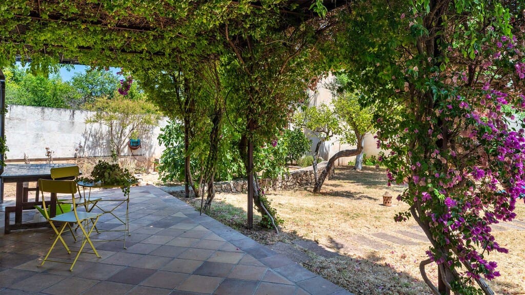 2 bedroom Townhouse for sale in Llubi with pool - € 890,000 (Ref: 9957576)