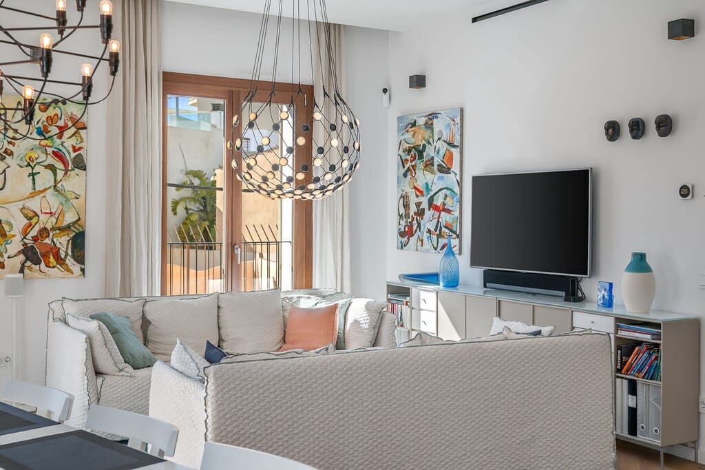 3 makuuhuone Omakotitalo myytävänä paikassa Es Molinar / El Molinar mukana uima-altaan - 3 750 000 € (Ref: 9957578)
