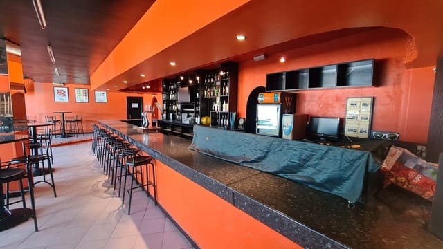 Erhverv til salg i Santa Ponsa, Calvià - € 495.000 (Ref: 9969332)
