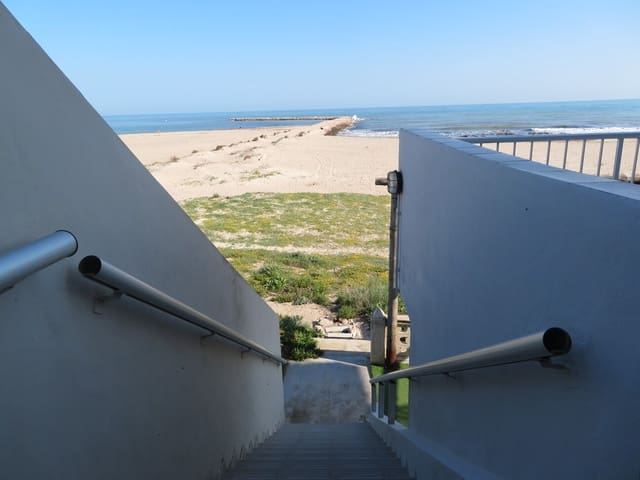 3 bedroom Beach Apartment for sale in Las Marinas / Les Marines, Dénia with garage - € 198,000 (Ref: 10024434)