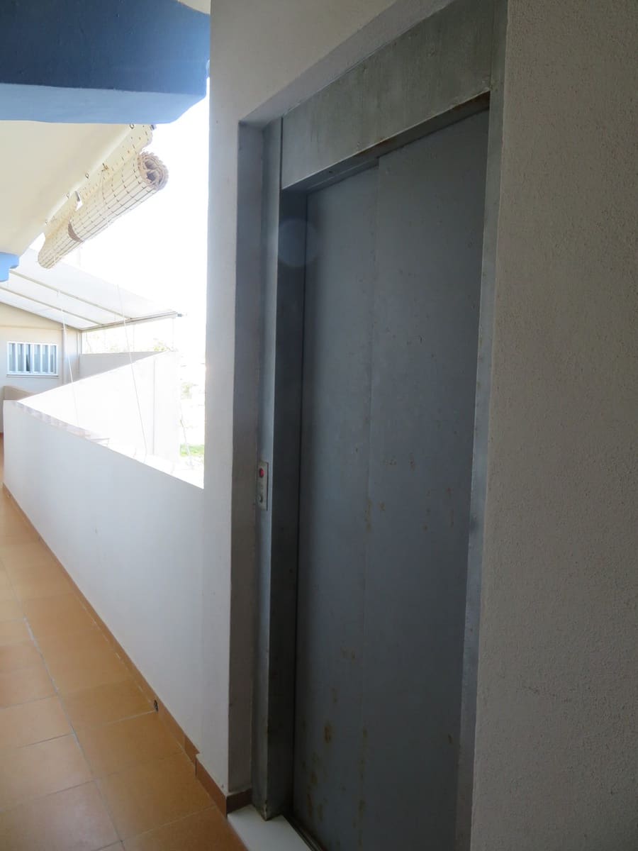 3 bedroom Beach Apartment for sale in Denia with garage - € 198,000 (Ref: 10024434)