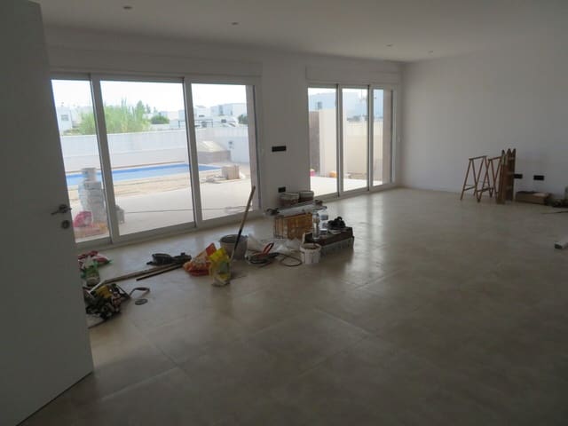3 bedroom Villa for sale in Els Poblets with pool garage - € 590,000 (Ref: 10030967)
