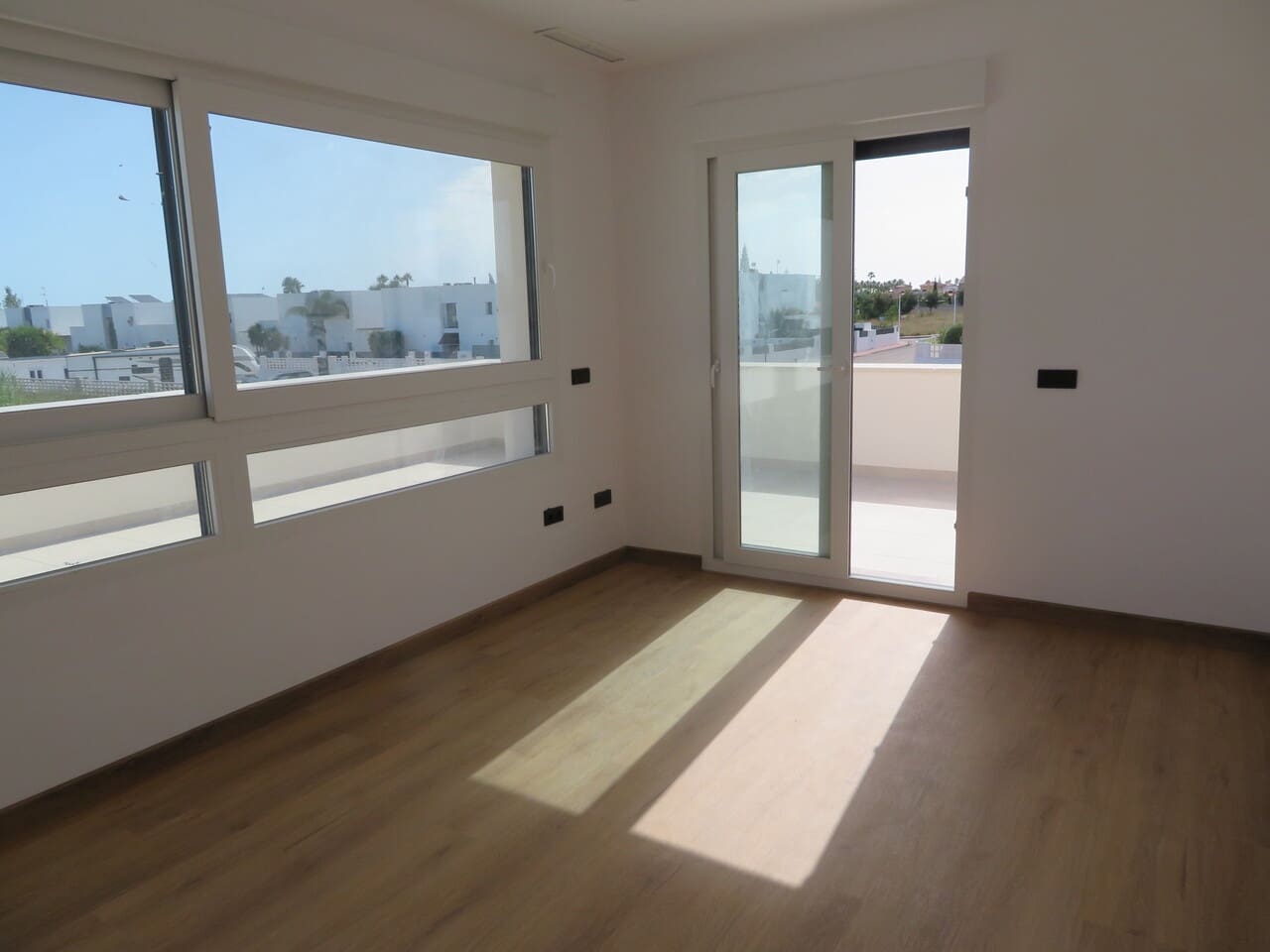 3 slaapkamer Villa te koop in Els Poblets met zwembad garage - € 590.000 (Ref: 10038964)