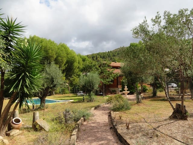 4 makuuhuone Huvila myytävänä paikassa Orba mukana uima-altaan 
autotalli - 899 000 € (Ref: 7526448)