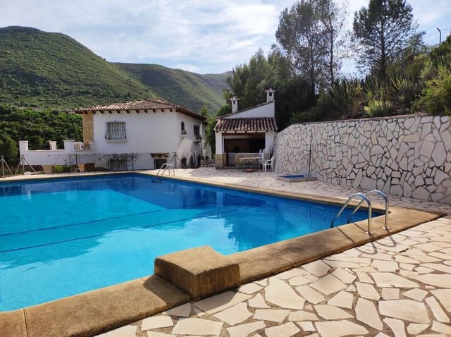 4 camera da letto Villa in vendita in Pego con piscina garage - 695.000 € (Rif: 8470163)