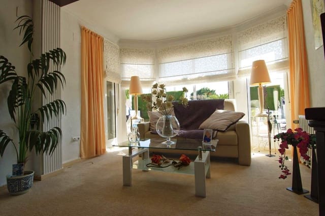 4 Zimmer Villa zu verkaufen in Els Poblets mit Pool Garage - 595.000 € (Ref: 8589708)