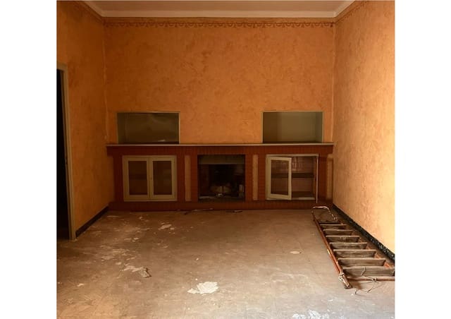 3 bedroom Shop for sale in Ondara with garage - € 280,000 (Ref: 8777534)