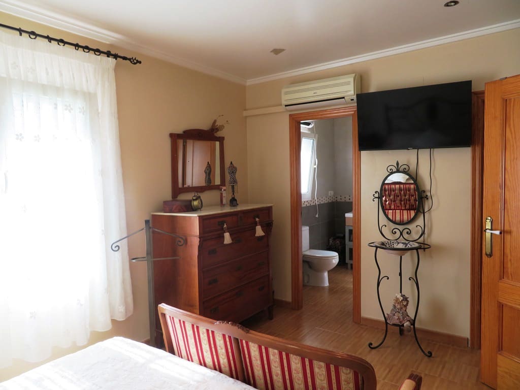 4 Zimmer Villa zu verkaufen in Denia mit Pool Garage - 495.000 € (Ref: 9013177)