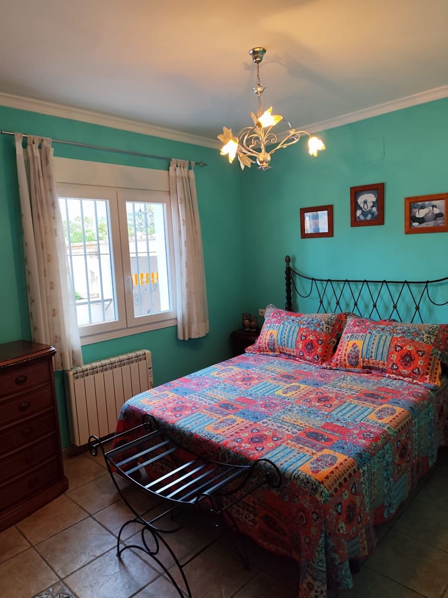 Chalet de 3 habitaciones en Dénia en venta con piscina garaje - 465.000 € (Ref: 9253659)