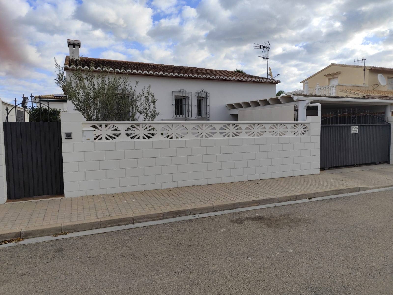 Chalet de 3 habitaciones en Dénia en venta con piscina garaje - 465.000 € (Ref: 9253659)